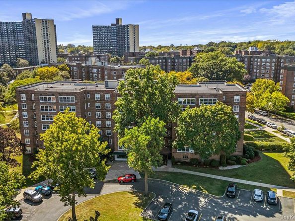 211-10 18th Avenue 5J, Bayside NY 11360