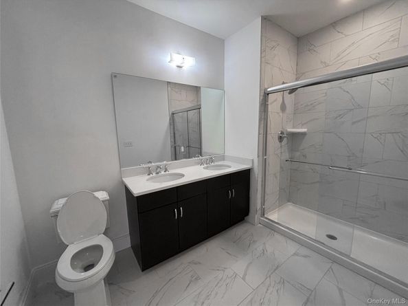 535 Marina Pointe Drive 535, East Rockaway NY 11518