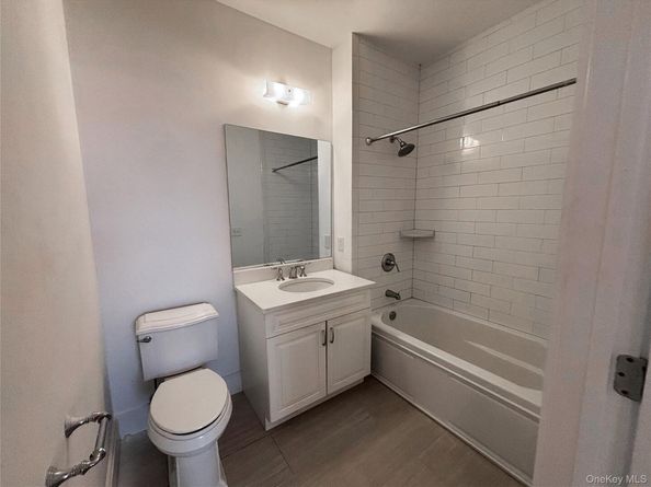 535 Marina Pointe Drive 535, East Rockaway NY 11518