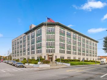 1 Landmark Square