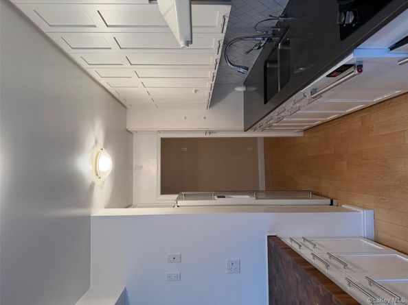 420 E 51st Street 8DE, New York (Manhattan) NY 10022