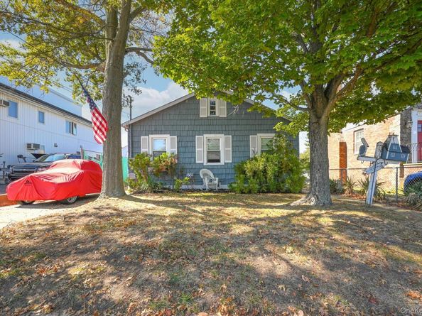 870 Guy Lombardo Avenue, Freeport NY 11520