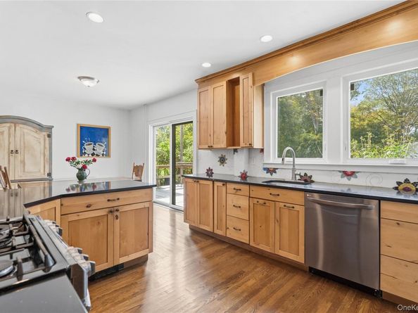 107 Soundview Road, Huntington NY 11743