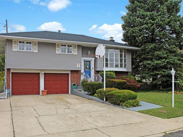 640 Carlls Path, Deer Park NY 11729