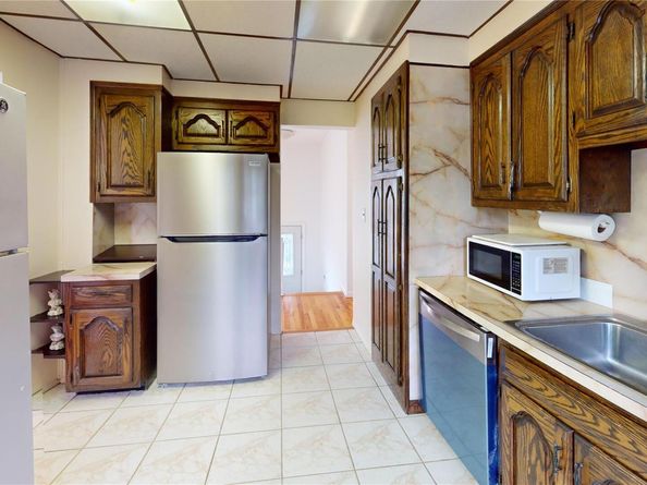 640 Carlls Path, Deer Park NY 11729