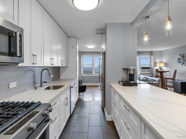 4555 Henry Hudson Parkway 1208, Bronx NY 10471