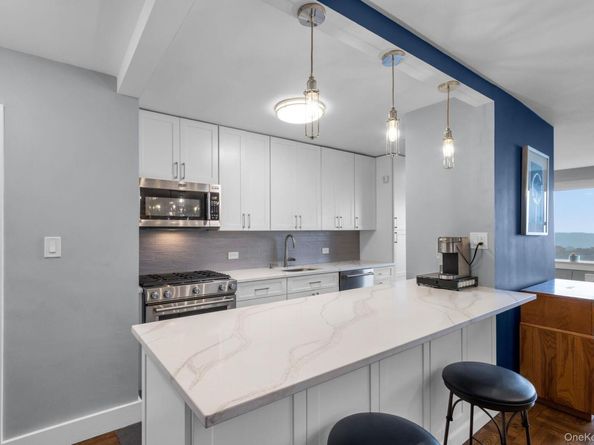 4555 Henry Hudson Parkway 1208, Bronx NY 10471