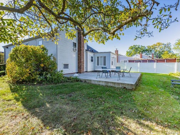 850 Ibsen Street, Woodmere NY 11598
