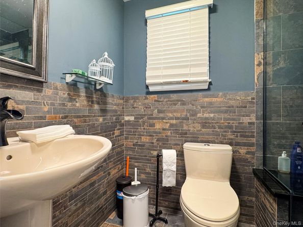 137 South Road, Westhampton NY 11977