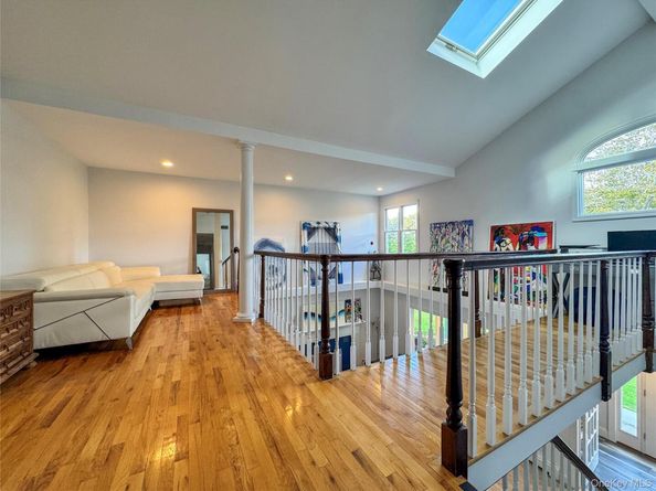 137 South Road, Westhampton NY 11977