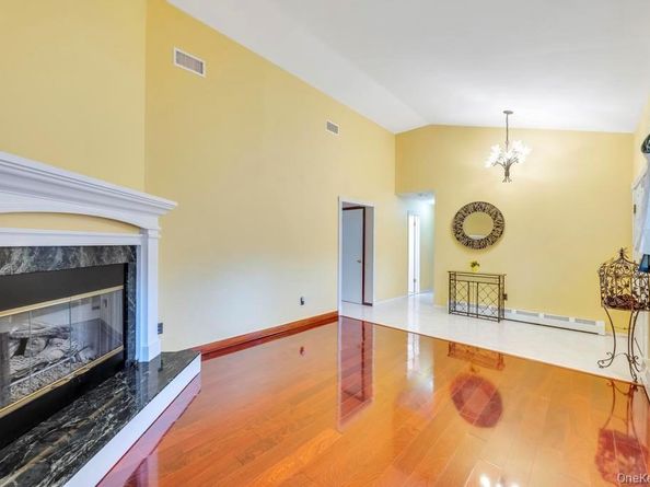 47 Evelyn Court, Manorville NY 11949
