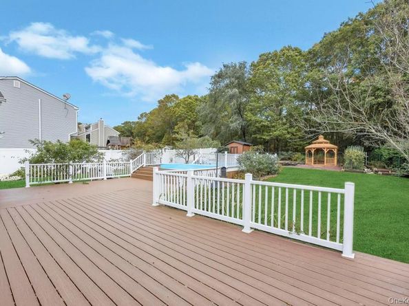 47 Evelyn Court, Manorville NY 11949