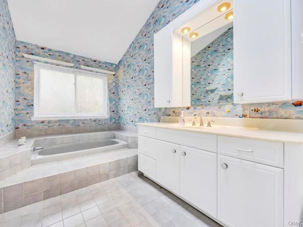 47 Evelyn Court, Manorville NY 11949