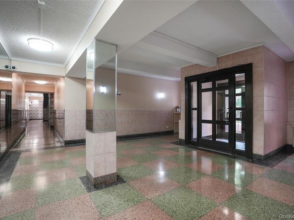 83-85 Woodhaven Boulevard 3M, Woodhaven NY 11421