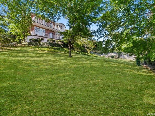 210 WYNDCLIFF Road, Scarsdale NY 10583