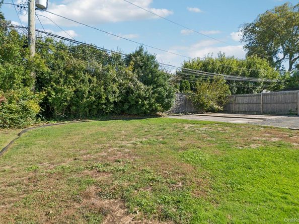 17 Whitman Avenue, Syosset NY 11791