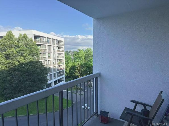 100 High Point Drive 501, Hartsdale NY 10530