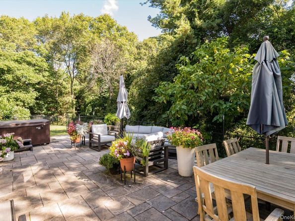 4 Whittock Lane, Melville NY 11747