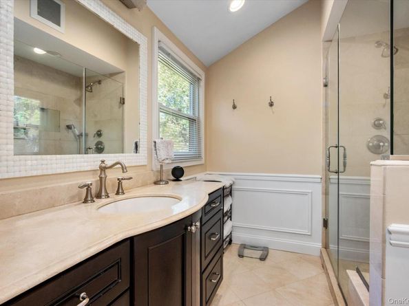 4 Whittock Lane, Melville NY 11747