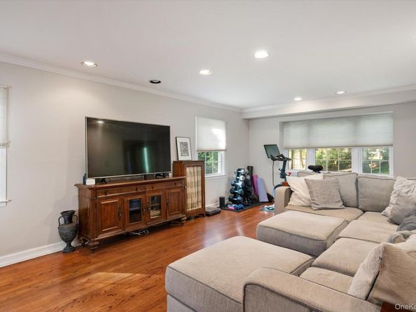 4 Whittock Lane, Melville NY 11747