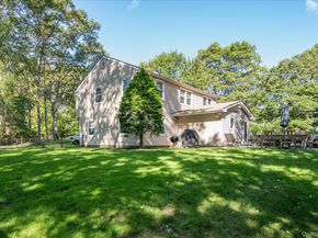 4 Whittock Lane, Melville NY 11747