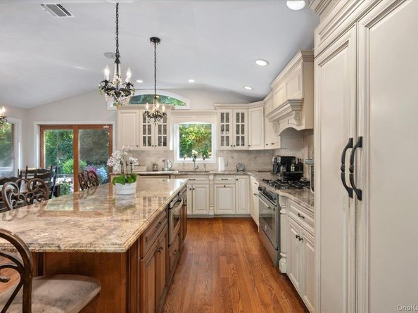 4 Whittock Lane, Melville NY 11747