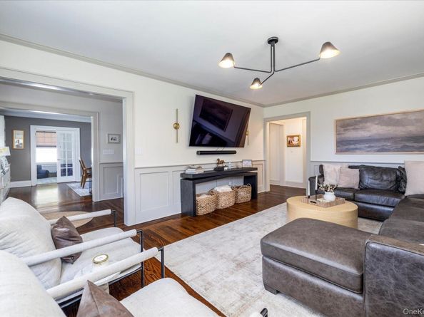 11 S Marion Place, Rockville Centre NY 11570
