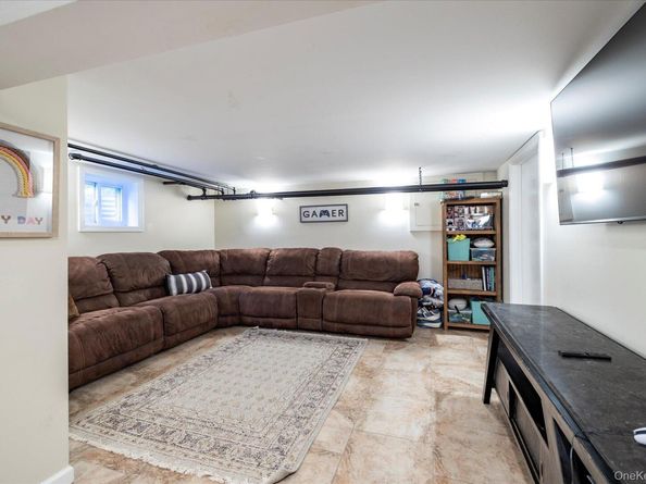 11 S Marion Place, Rockville Centre NY 11570