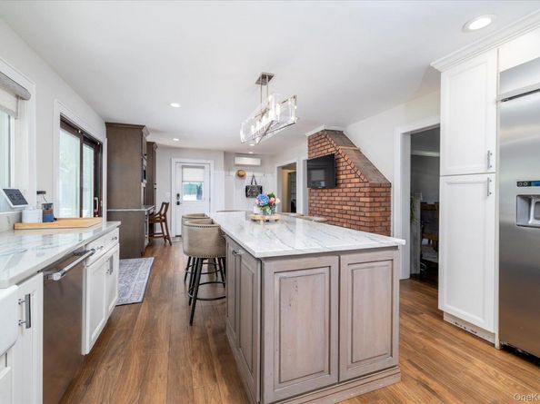 11 S Marion Place, Rockville Centre NY 11570