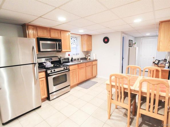 3221 Giegerich Place, Bronx NY 10465