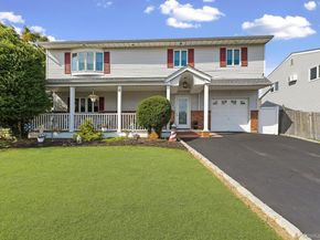 769 Bay Place, Lindenhurst NY 11757