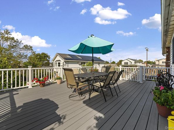769 Bay Place, Lindenhurst NY 11757