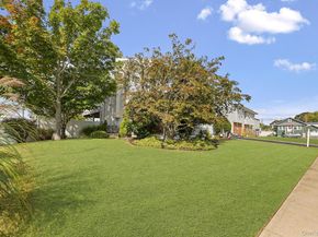 769 Bay Place, Lindenhurst NY 11757