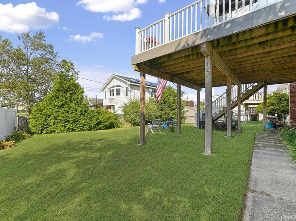 769 Bay Place, Lindenhurst NY 11757