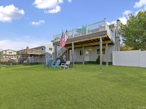 769 Bay Place, Lindenhurst NY 11757