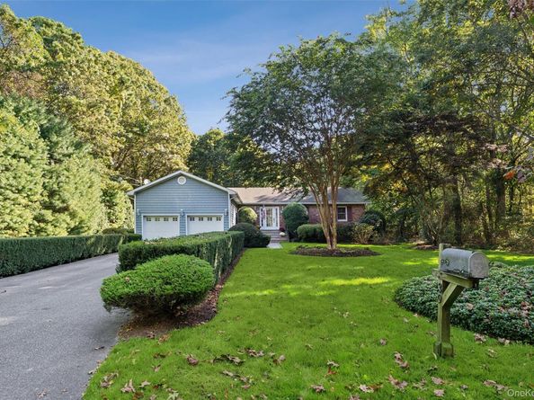 39 Cozine Road, Center Moriches NY 11934
