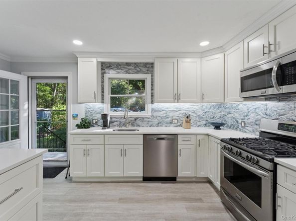 39 Cozine Road, Center Moriches NY 11934