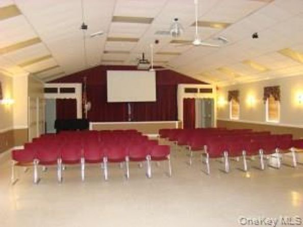 405 Woodbridge Drive D, Ridge NY 11961