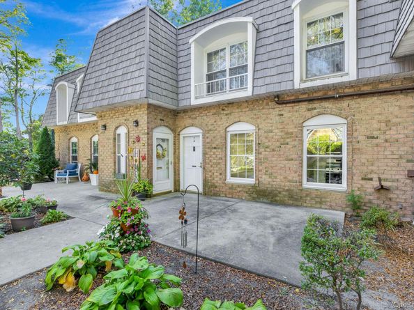 655 Middle Country Road 7B1, Coram NY 11727