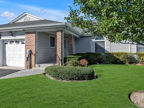 20 Primrose Lane, North Babylon NY 11703