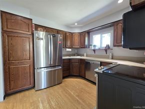 33 Sherwood Drive, Mastic Beach NY 11951