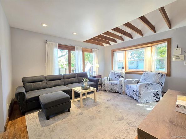 33 Sherwood Drive, Mastic Beach NY 11951