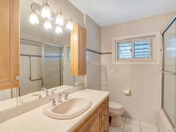 58 Lehigh Lane, Hicksville NY 11801