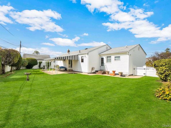 58 Lehigh Lane, Hicksville NY 11801