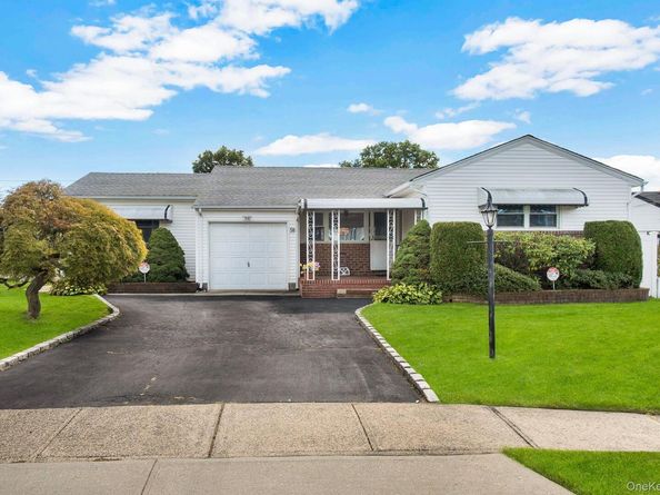 58 Lehigh Lane, Hicksville NY 11801