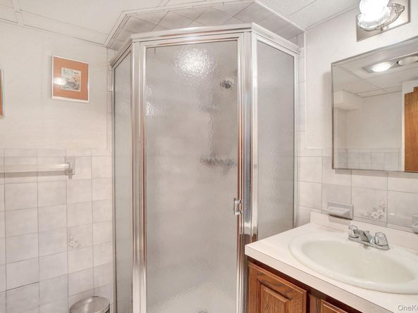 58 Lehigh Lane, Hicksville NY 11801