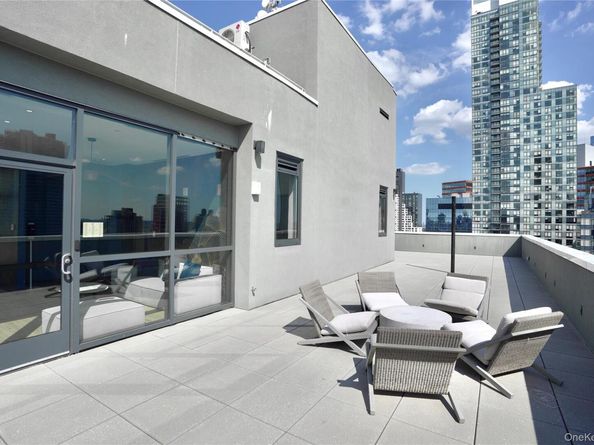 2416 Queens Plaza S 2D, Long Island City NY 11101