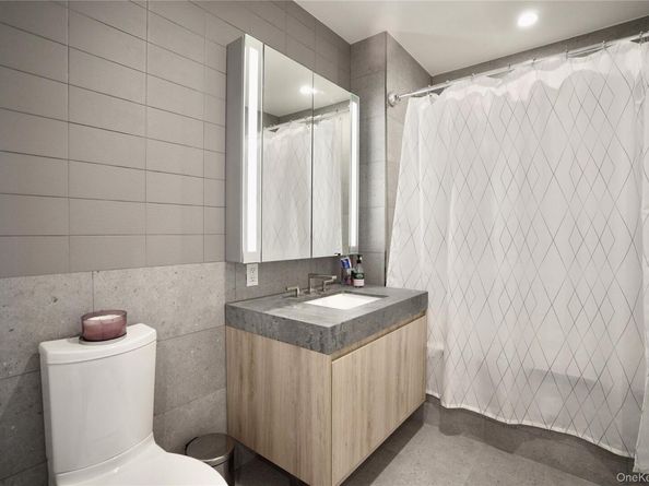 2416 Queens Plaza S 2D, Long Island City NY 11101