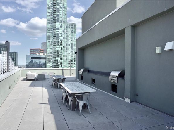 2416 Queens Plaza S 2D, Long Island City NY 11101