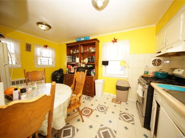 32 Stowe Place, Hempstead NY 11550